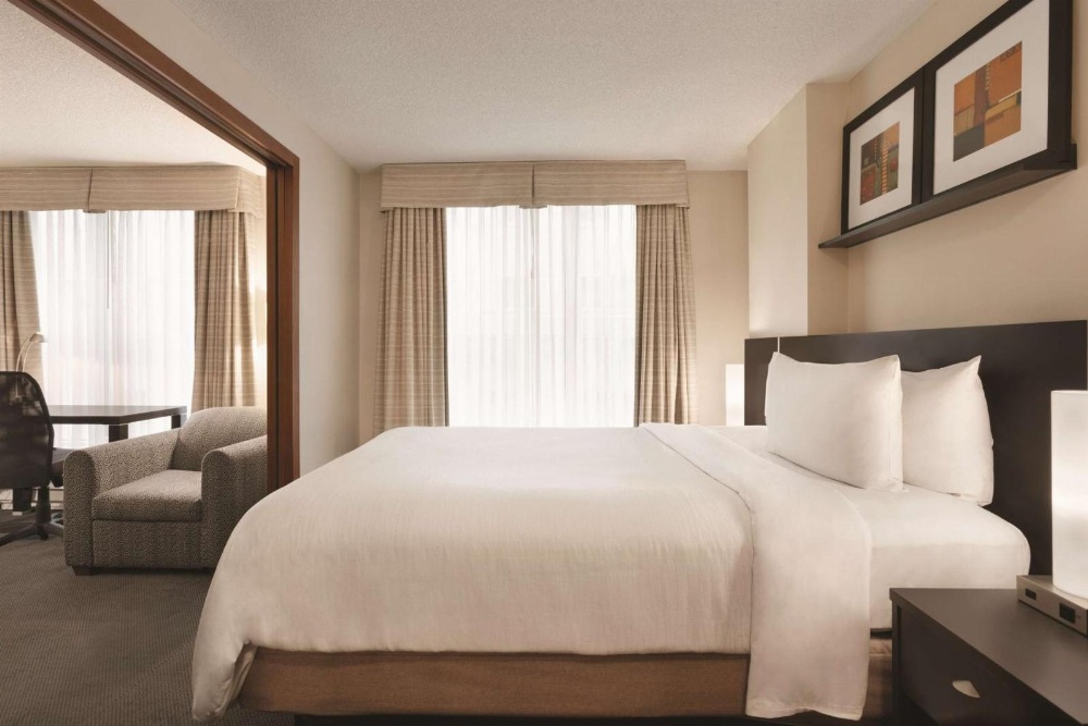 Embassy Suites by Hilton Montreal Image 10