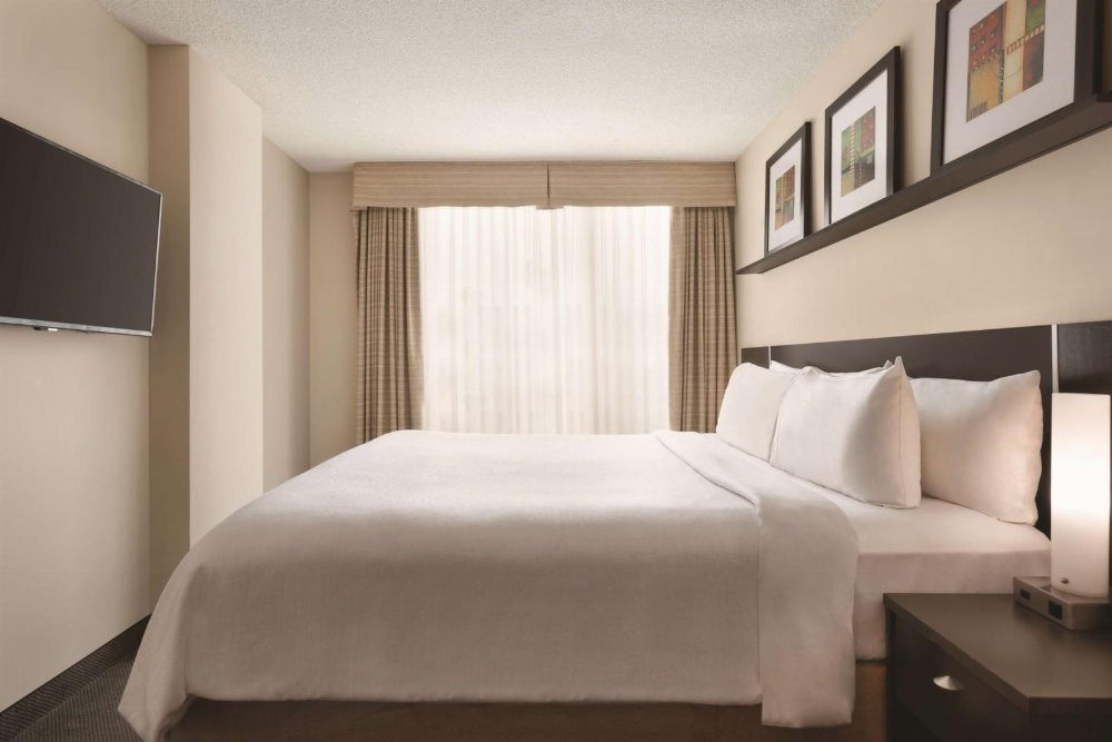 Embassy Suites by Hilton Montreal Image 11
