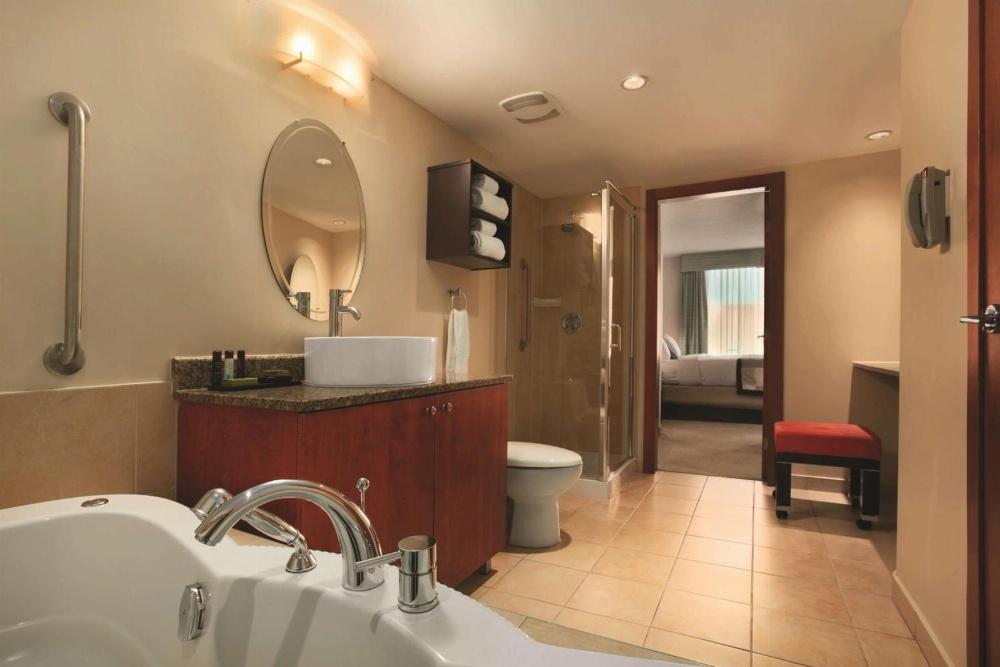 Embassy Suites by Hilton Montreal Image 18
