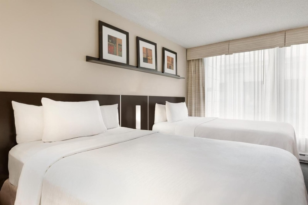 Embassy Suites by Hilton Montreal Image 39