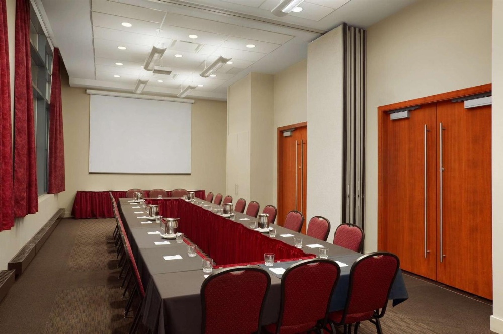Embassy Suites by Hilton Montreal